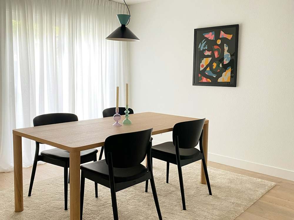 Mesa de jantar com 4 cadeiras